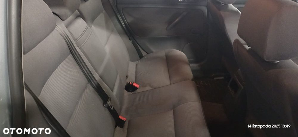 Volkswagen Passat 1.6 - 9