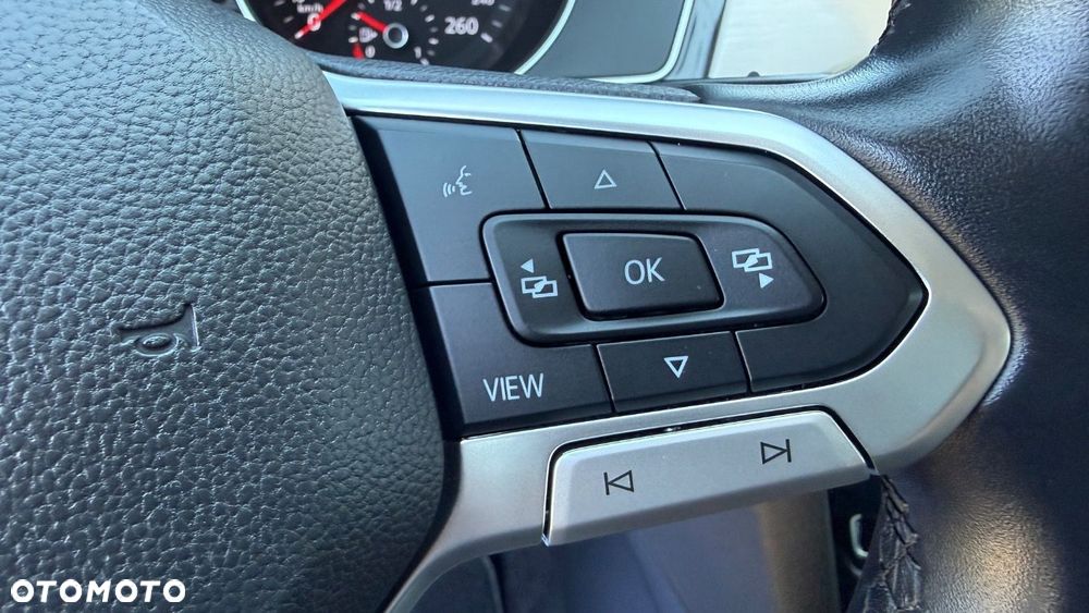 Volkswagen Passat - 37