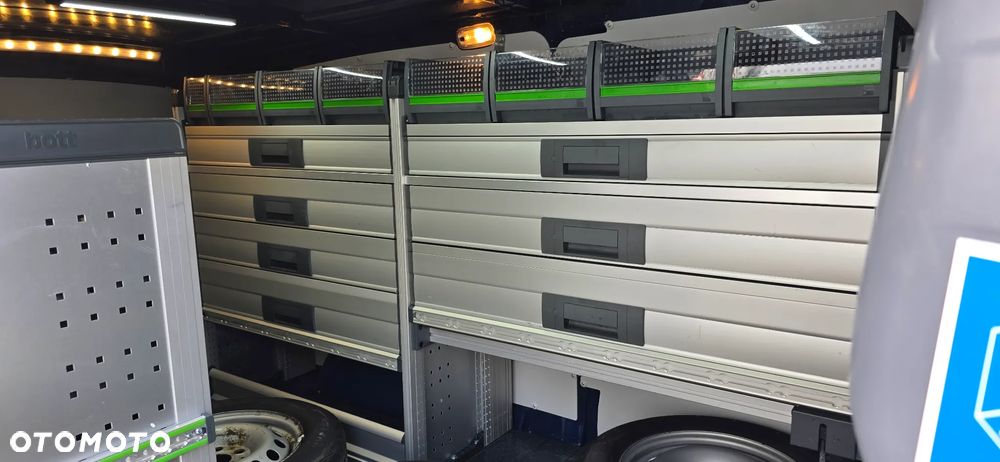 Mercedes-Benz Vito 116 CDI 163KMExtralong Automat 9-g Tronic - 24