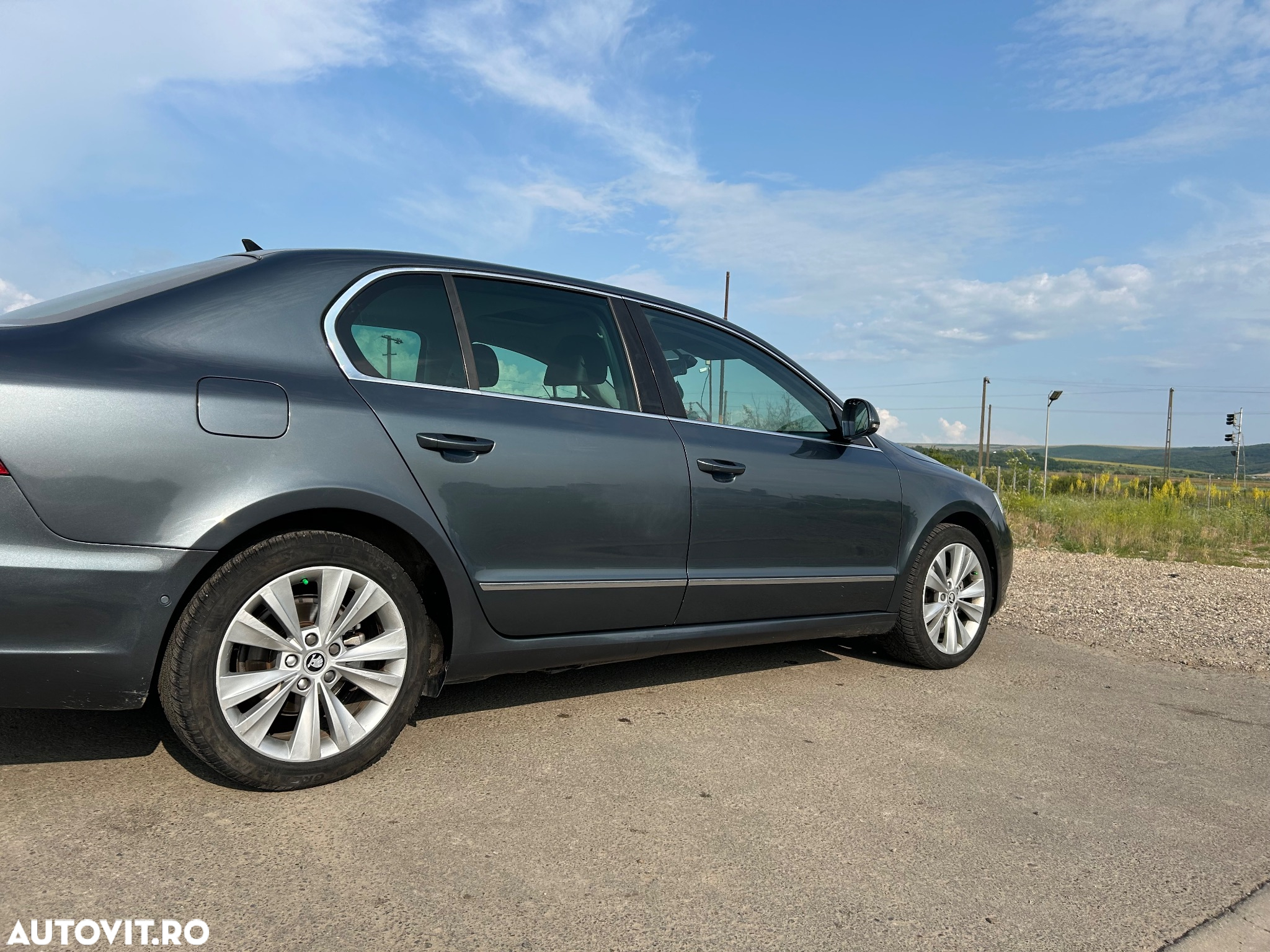 Skoda Superb 1.6 TDI DSG Ambition - 3