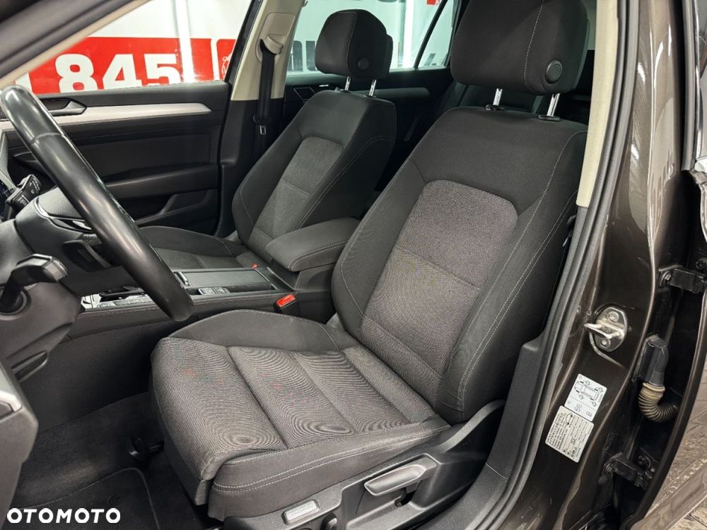 Volkswagen Passat - 24
