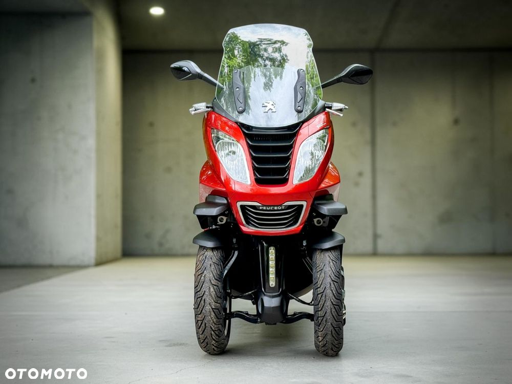 Peugeot Metropolis - 8