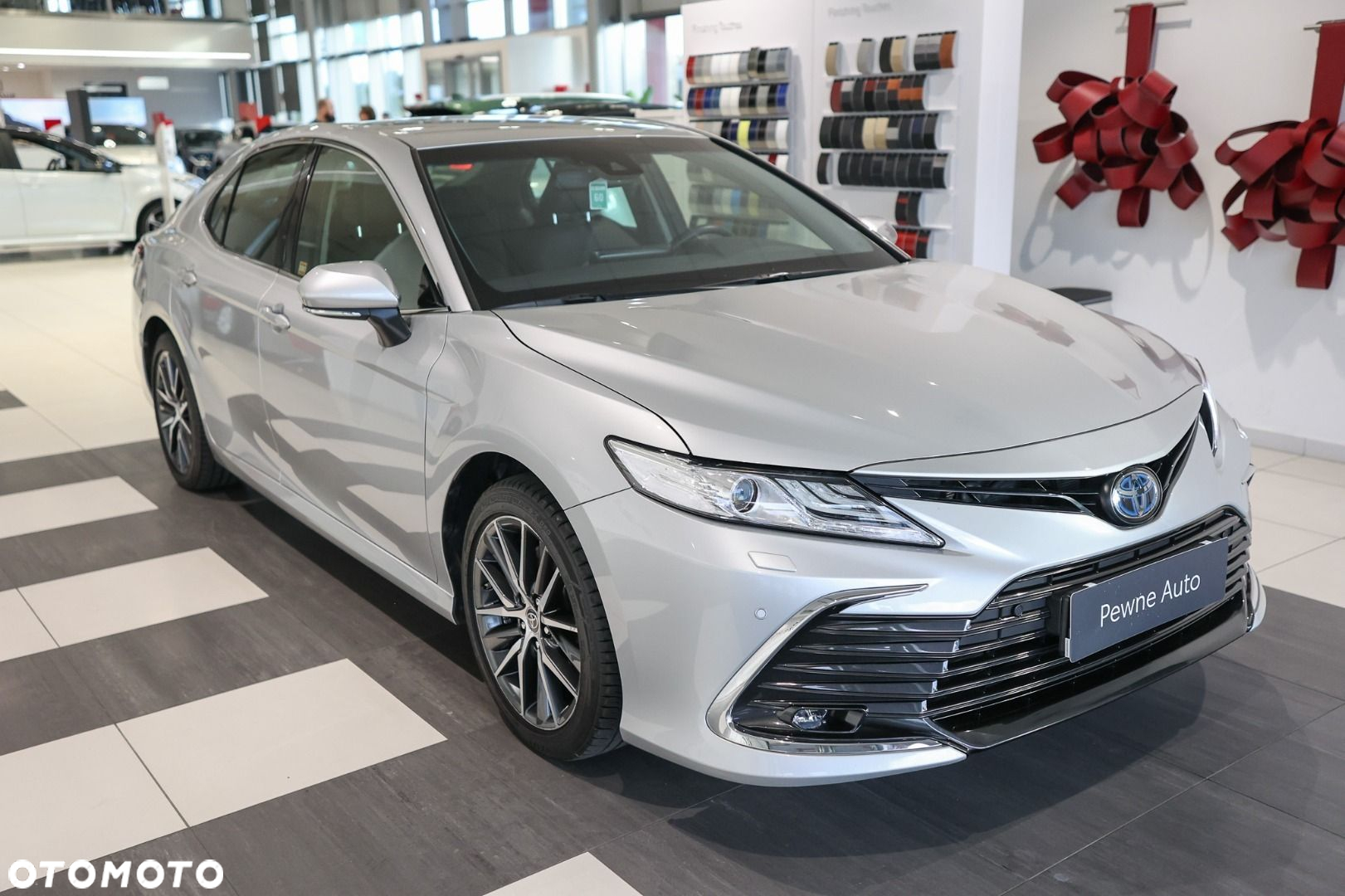 Toyota Camry - 4