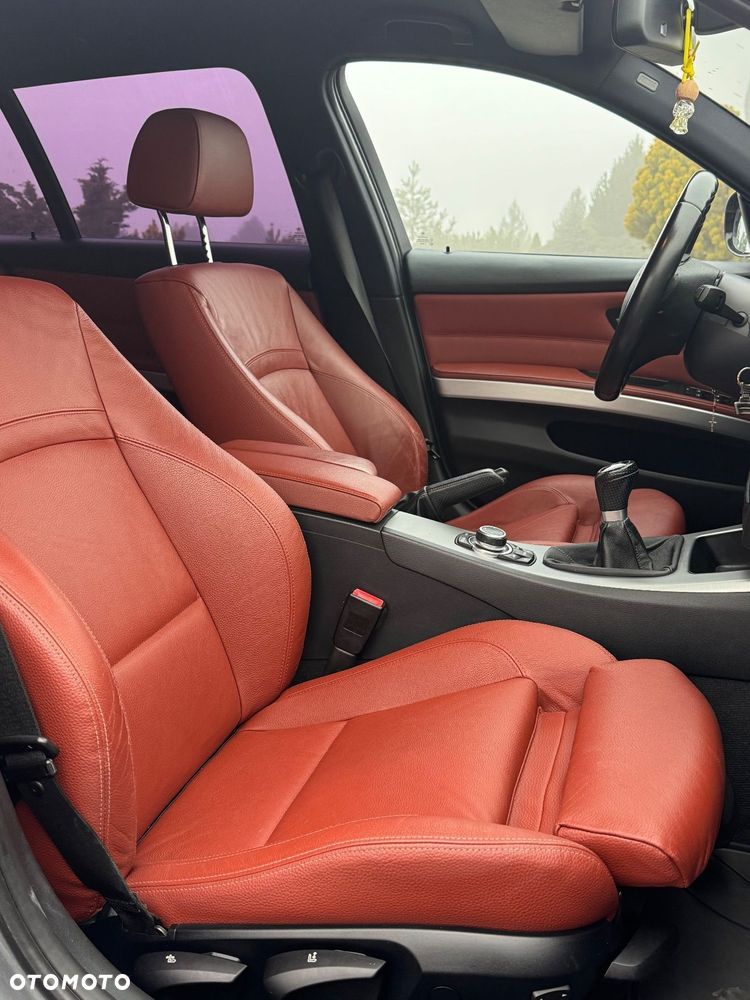 BMW Seria 3 330d xDrive - 13