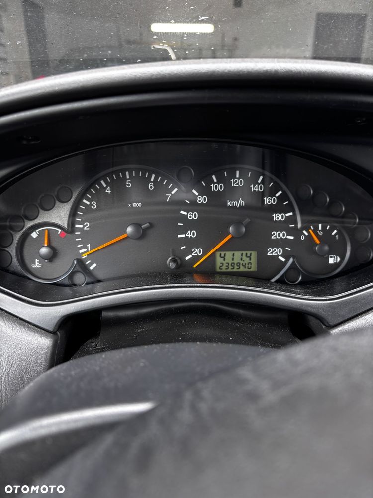 Ford Focus 1.6 X100 - 12