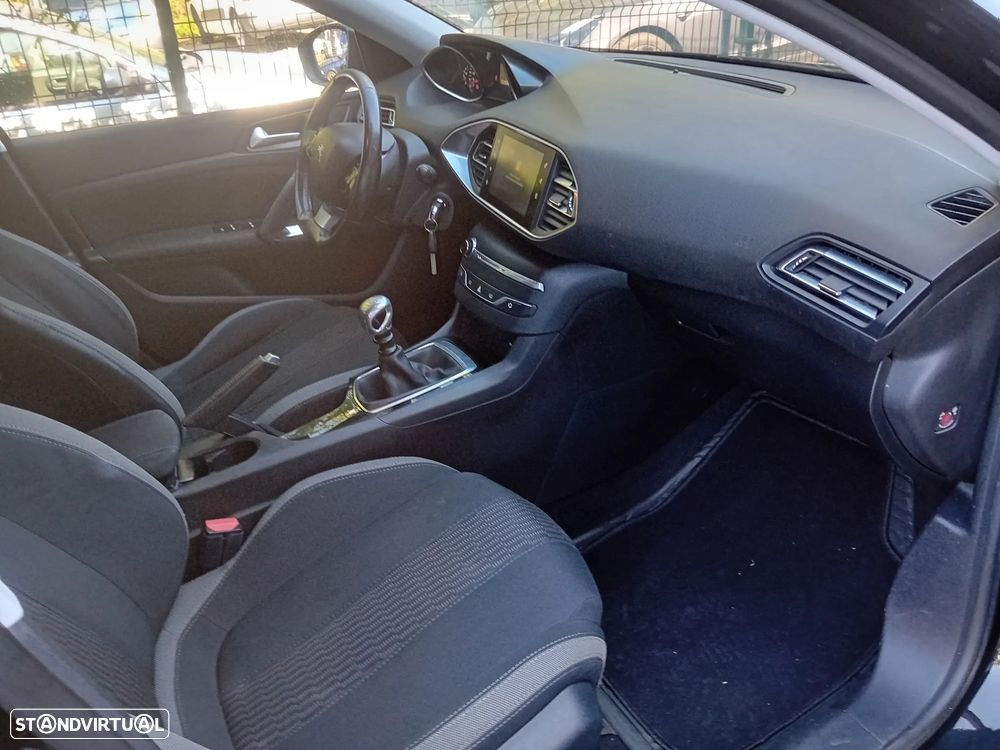 Peugeot 308 SW 1.6 BlueHDi Style J17 - 43