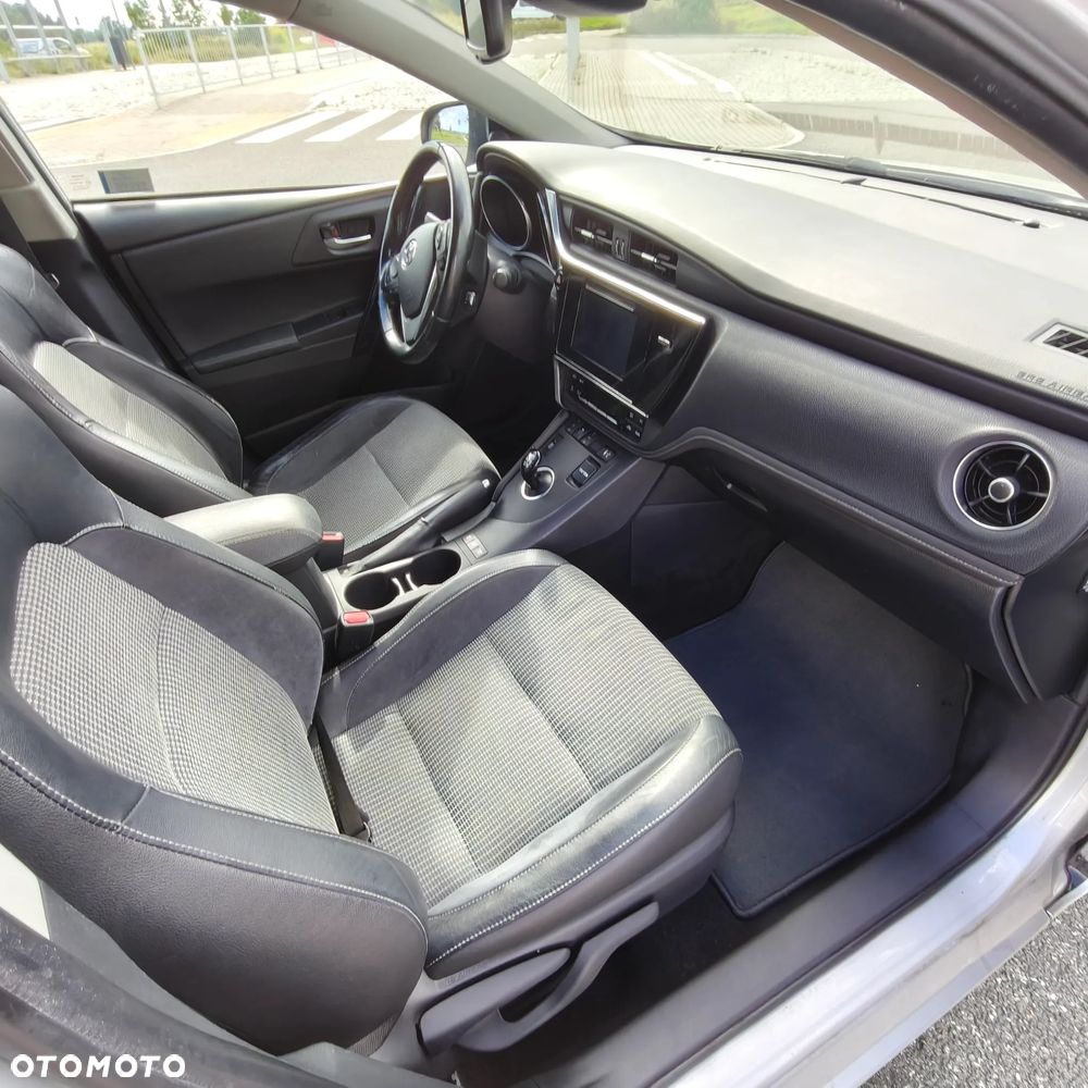Toyota Auris Hybrid 135 Prestige - 20