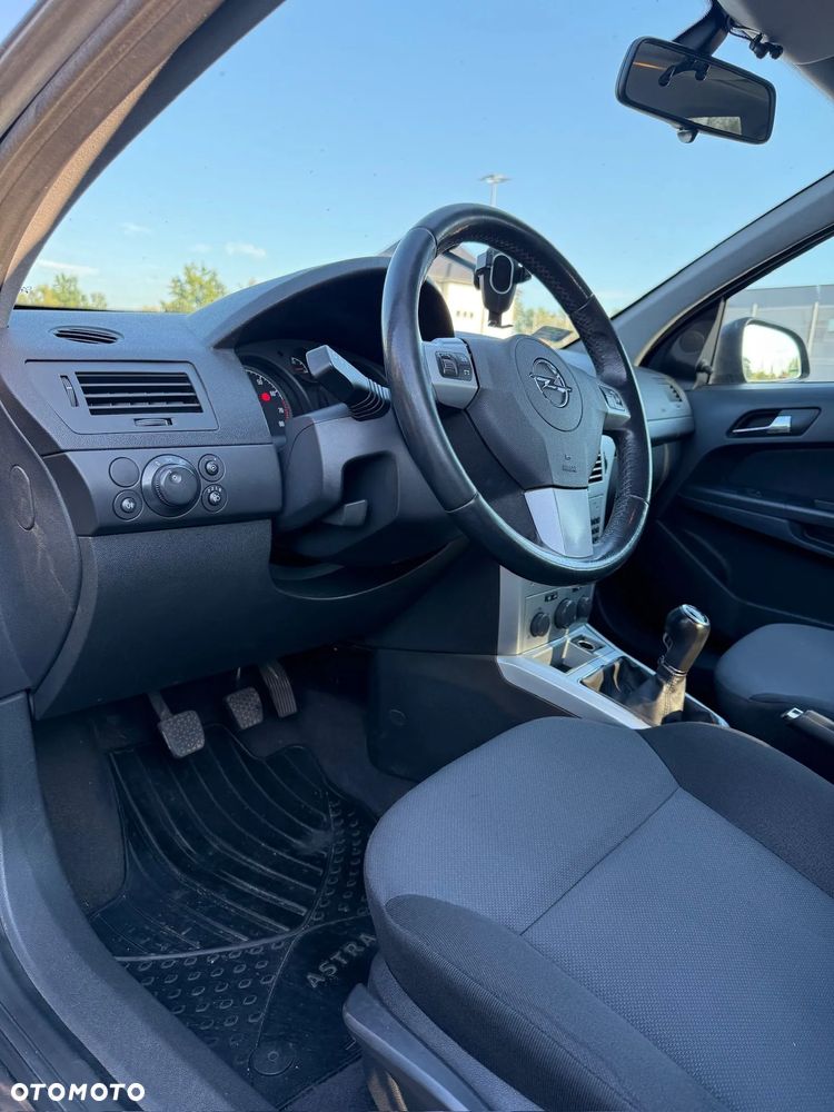 Opel Astra 1.6 Sport - 13