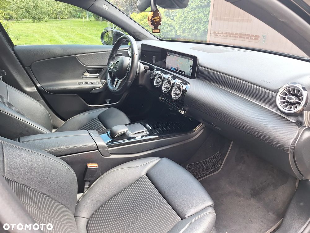 Mercedes-Benz Klasa A 180 7G-DCT Progressive - 12