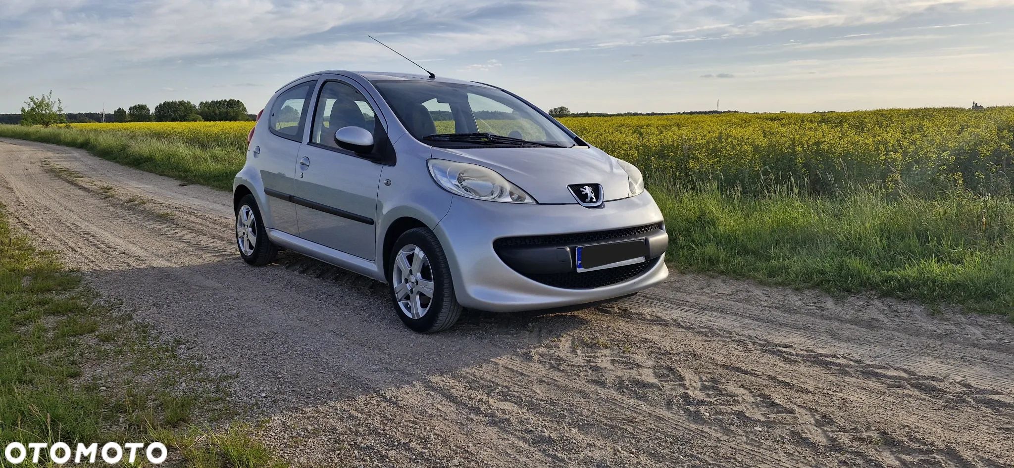 Peugeot 107 1.0 Happy - 1