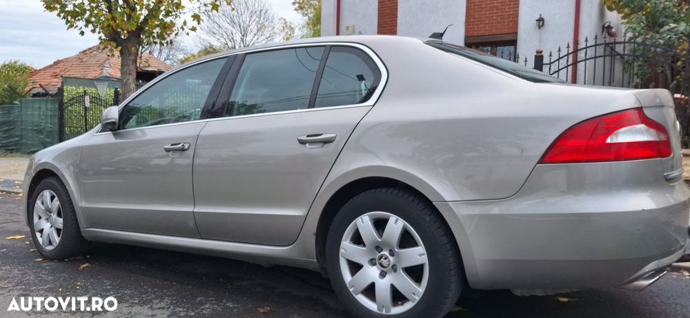 Skoda Superb 2.0 TDI Elegance DSG - 3