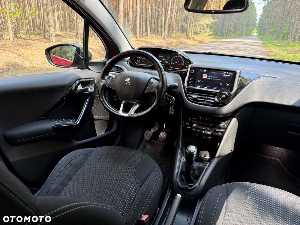 Peugeot 208 1.2 PureTech GPF Allure S&S - 14