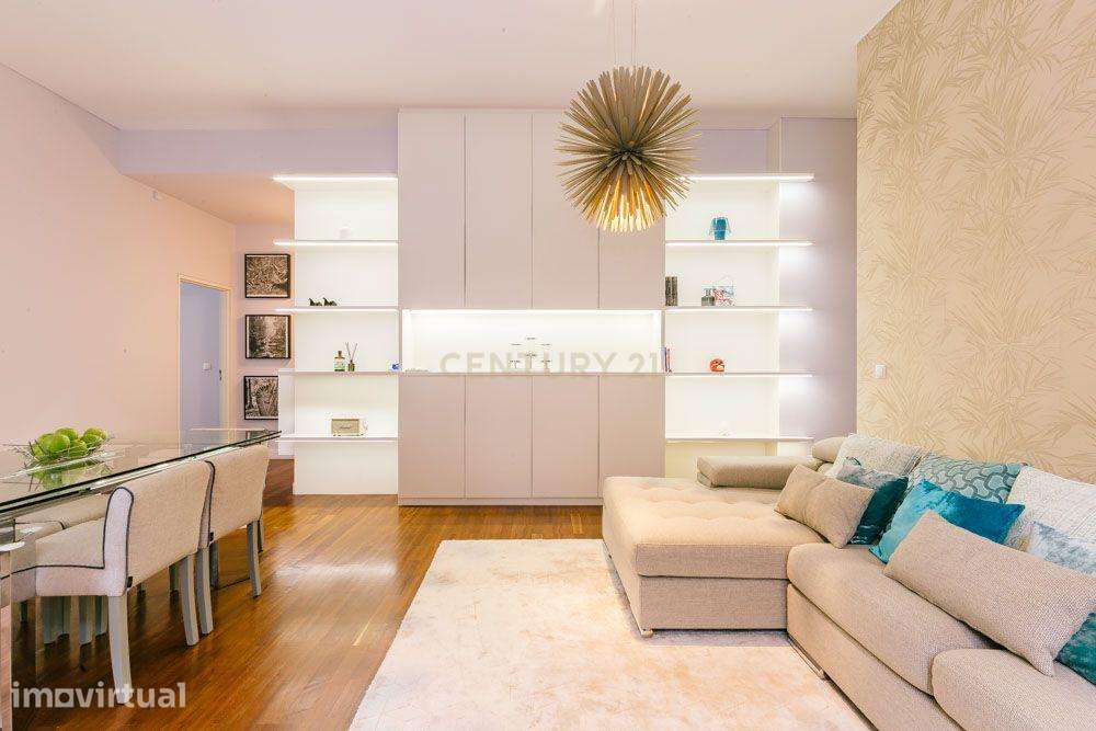 Apartamento Moderno T2 com Elevador e Varanda, na Misericórdia - Grande imagem: 4/57