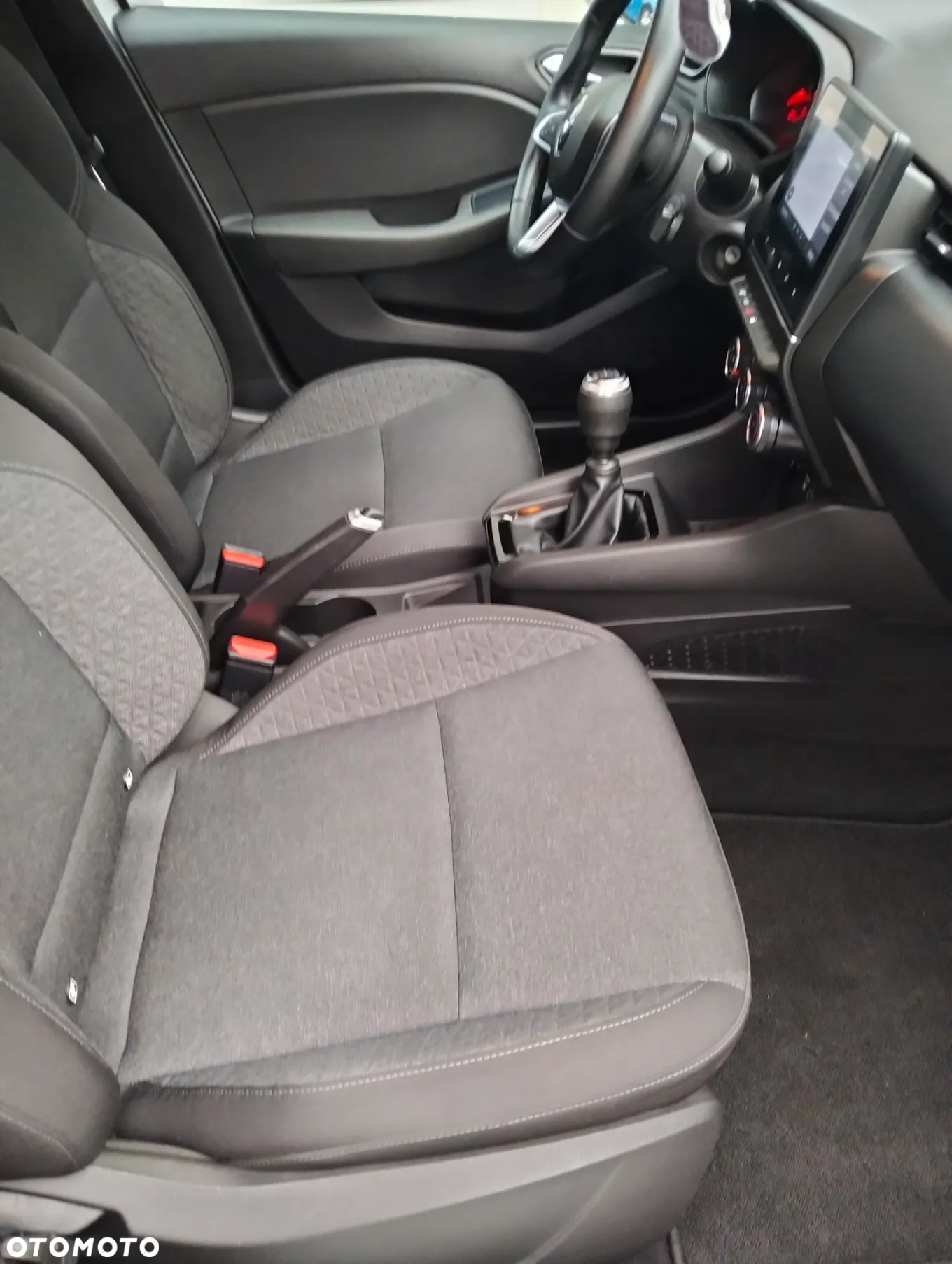 Renault Clio BLUE dCi 100 BUSINESS EDITION - 9