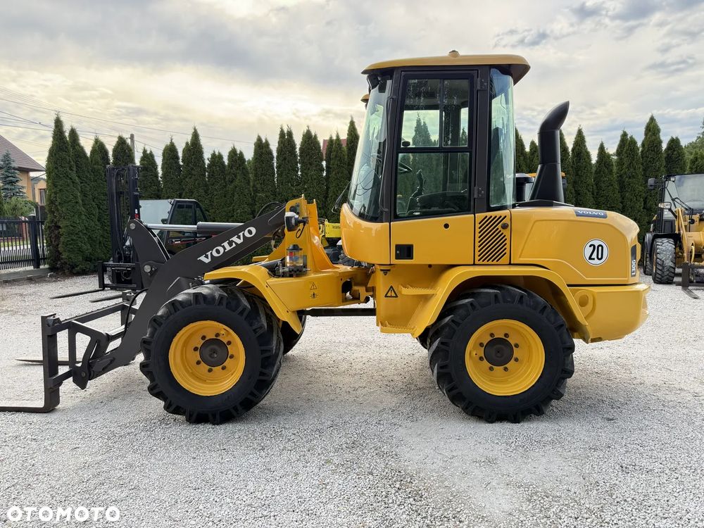 Volvo L30G / ORYGINAŁ / PIĘKNIE UTRZYMANA  / SILNA I SZYBKA / ZADBANA / SPROWADZONA Z NIEMIEC / 407 409 406 60 70 M 506 509 L30 L35 B G - 33