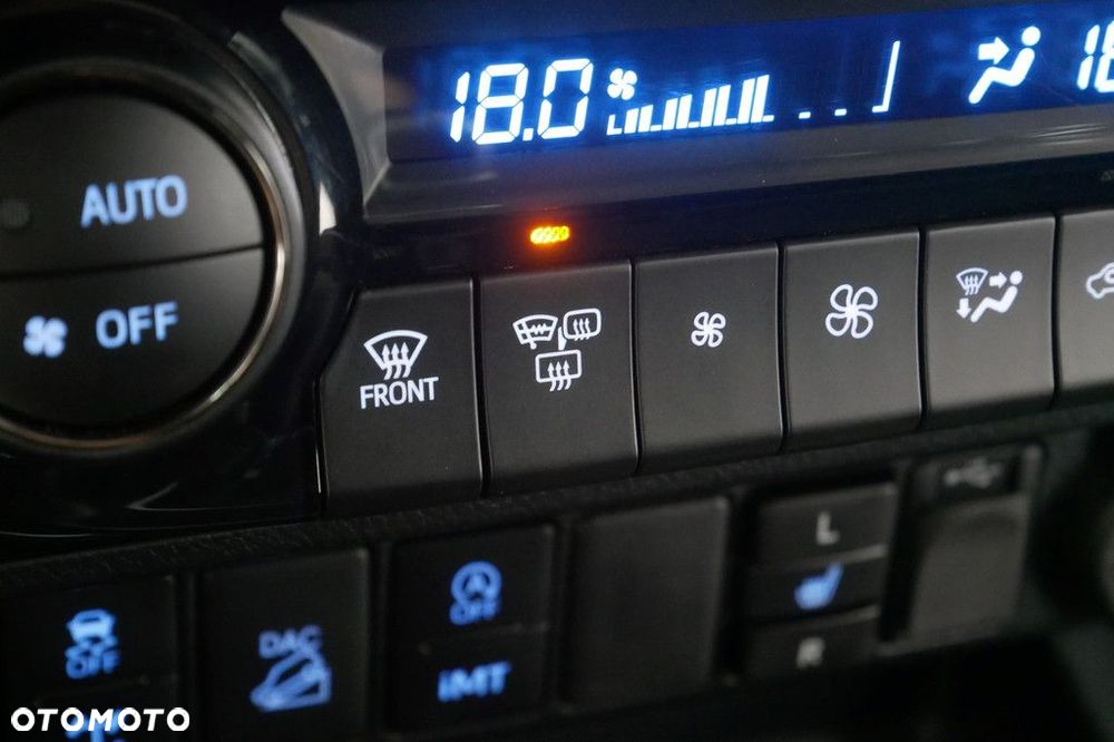 Toyota Hilux 2.8 D-4D Double Cab SR5 4x4 - 23