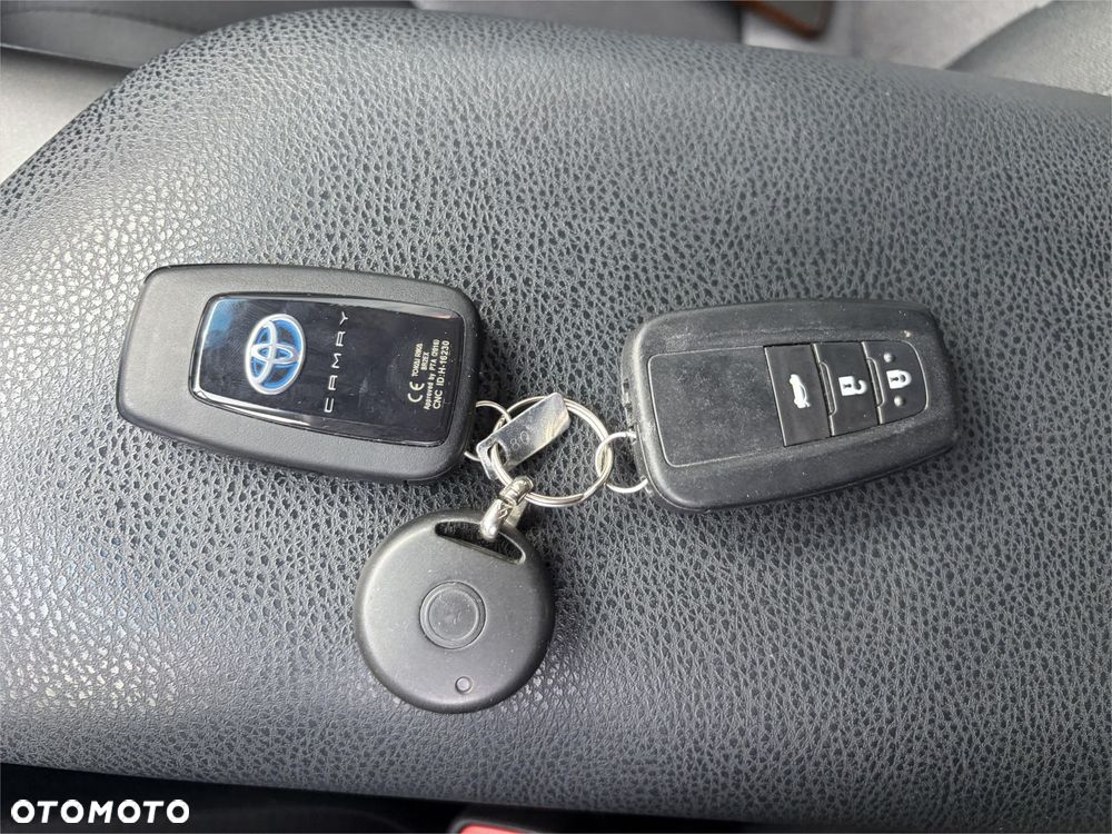 Toyota Camry 2.5 Hybrid Comfort CVT - 18