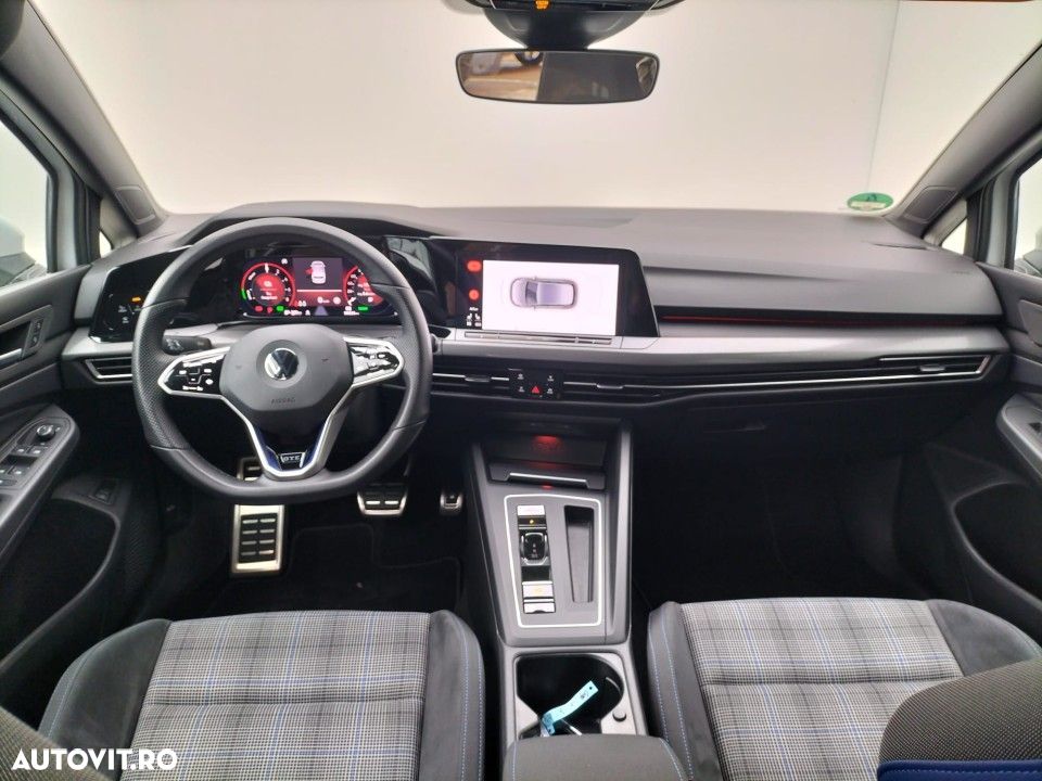 Volkswagen Golf - 10