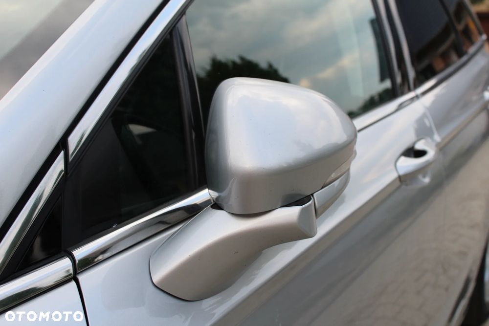 Ford Mondeo - 33