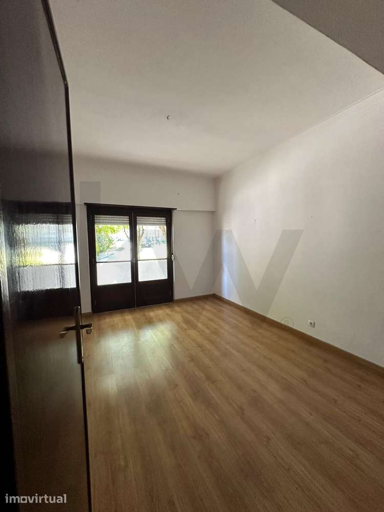 T2 com Varanda e Vista Rio – Localização Premium na Póvoa de Santa Iri - Grande imagem: 3/29