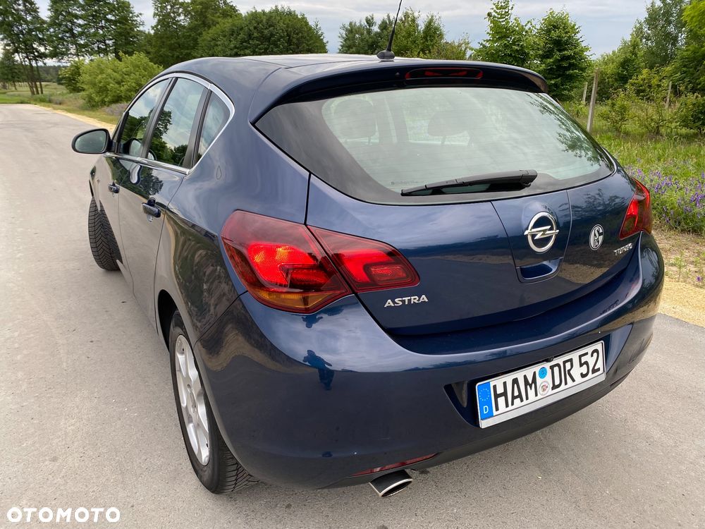 Opel Astra 1.6 Turbo - 3