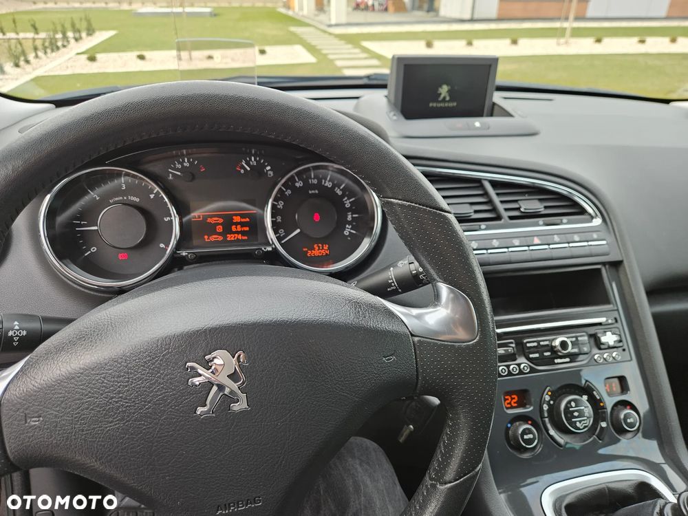Peugeot 5008 HDI 150 Allure - 29