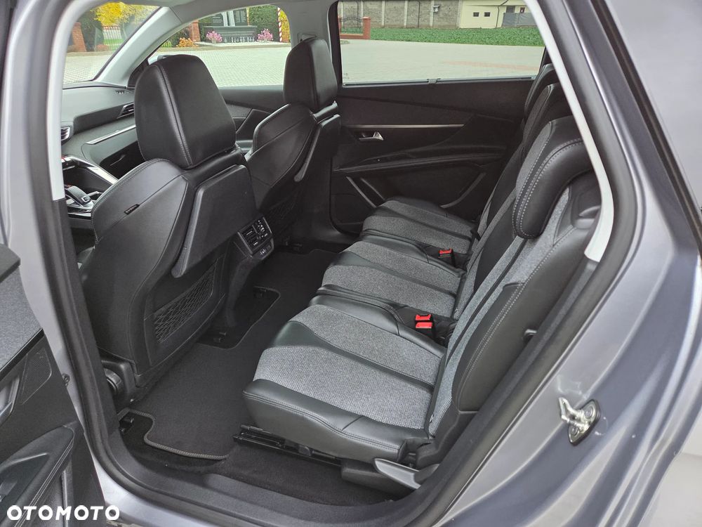 Peugeot 5008 - 10