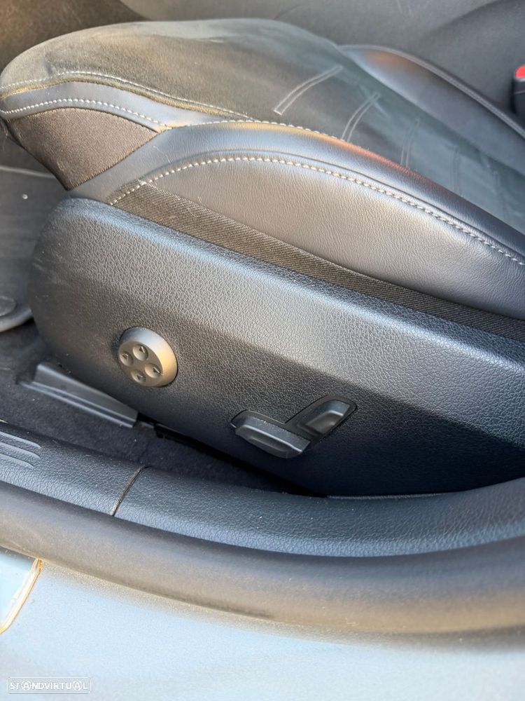 Mercedes-Benz C 300 e AMG Line - 13