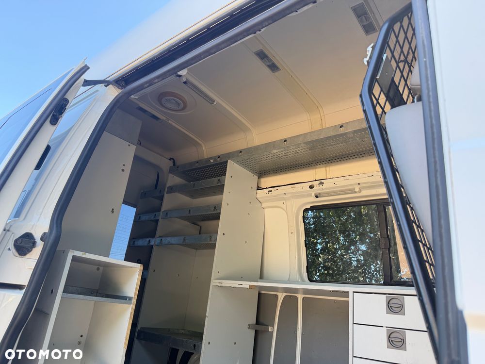 Volkswagen Transporter - 7