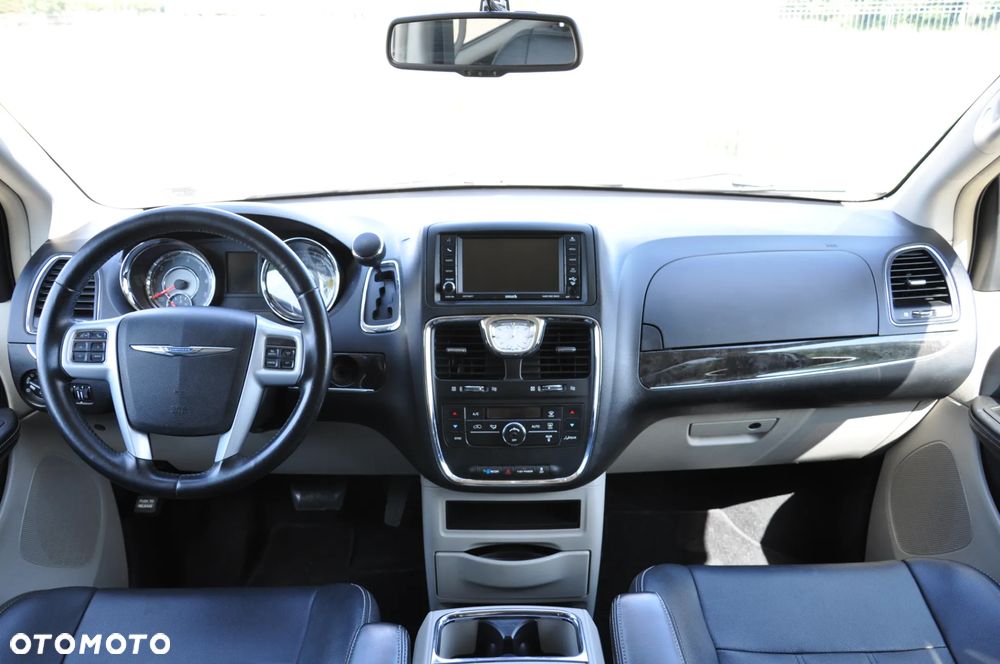 Chrysler Town & Country 3.6 Touring - 12