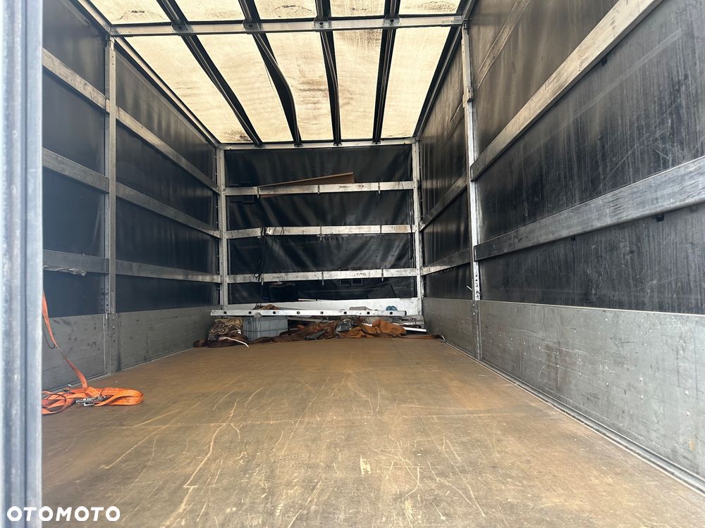 Mercedes-Benz Sprinter 517 - 8