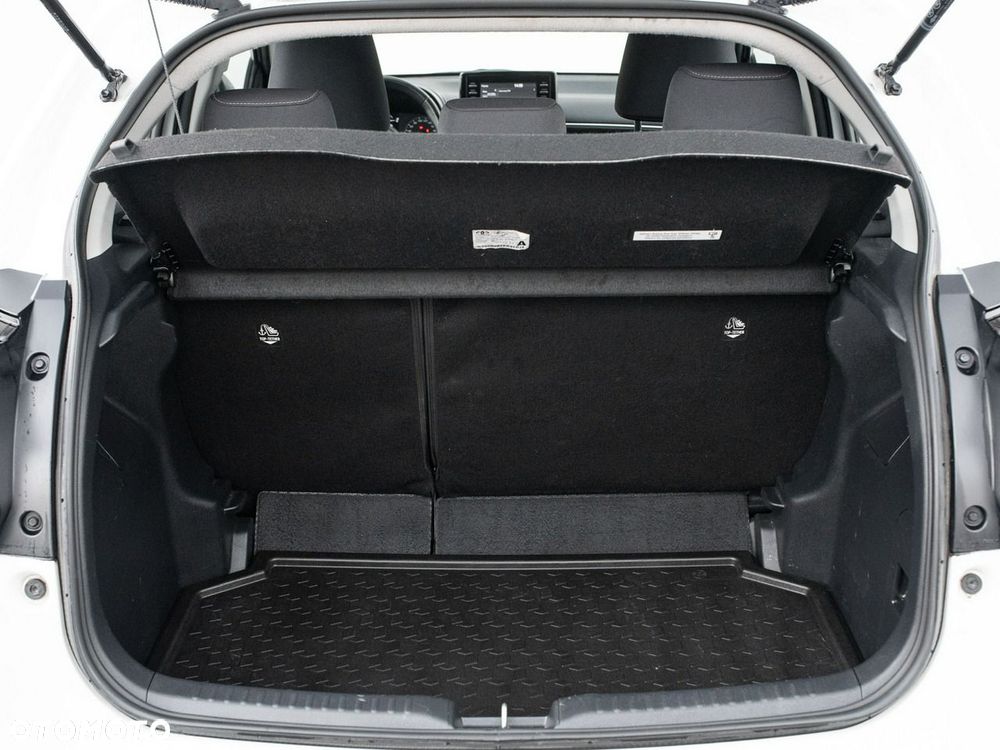 Toyota Yaris 1.5 Comfort - 25