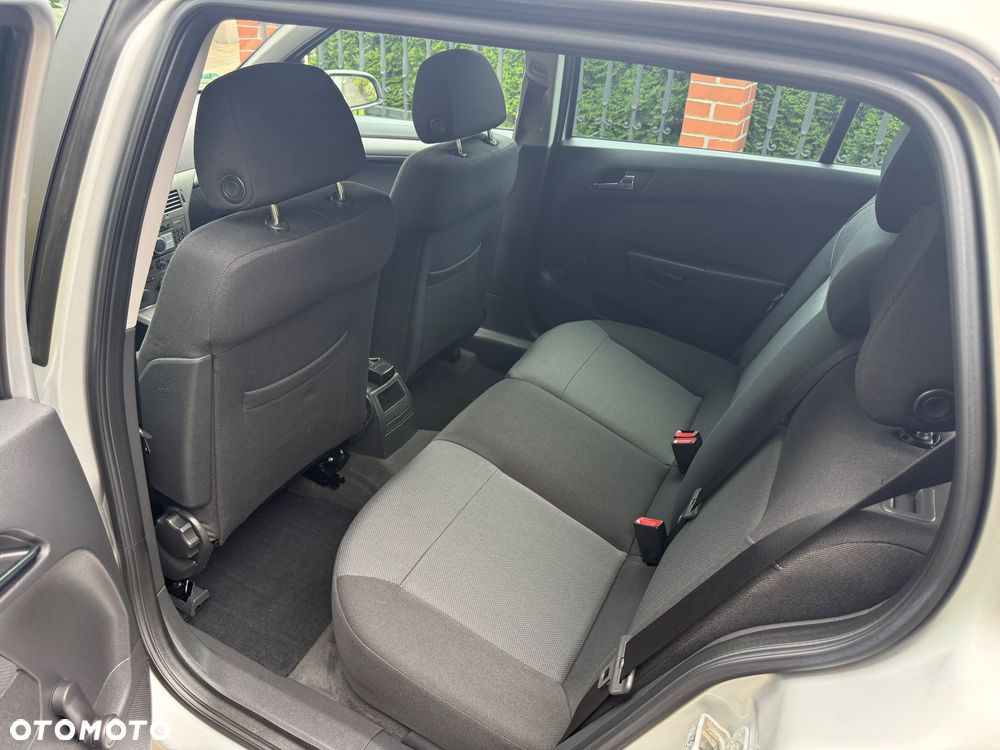Opel Astra 1.6 Cosmo - 31