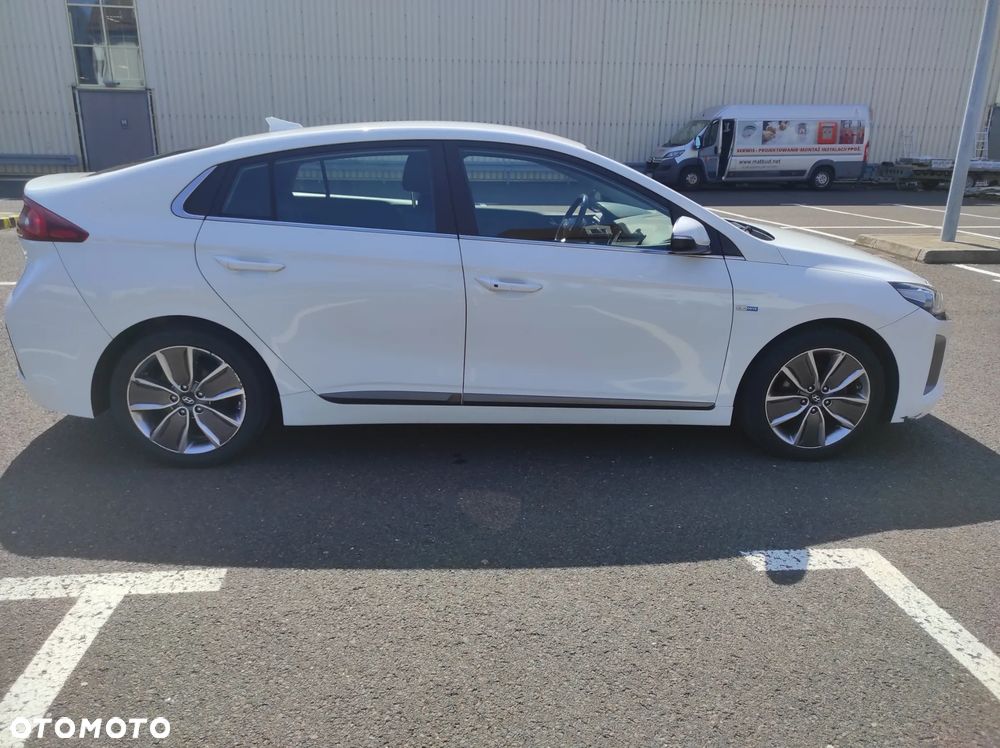 Hyundai IONIQ - 5