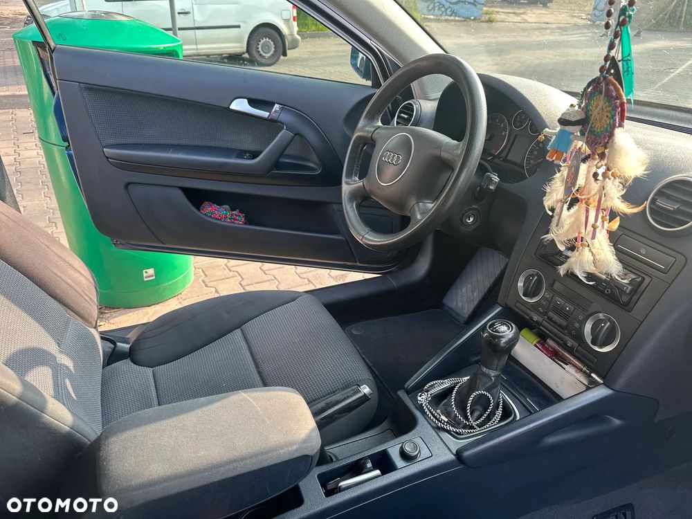 Audi A3 3-drzwiowe 1.6 Ambiente - 4