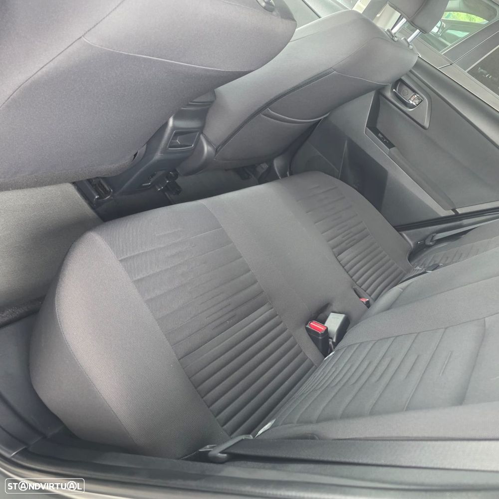 Toyota Auris 1.4 D-4D Comfort+Pack Sport - 32