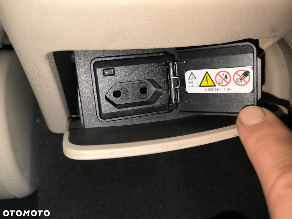Mercedes-Benz Klasa E 220 d 9G-TRONIC - 20