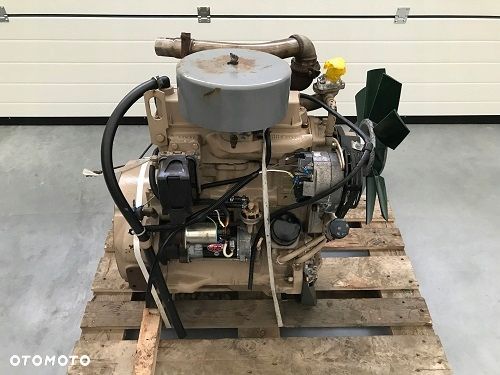 SILNIK JOHN DEERE 3179 DF kompletny 3-cylindrowy - 3