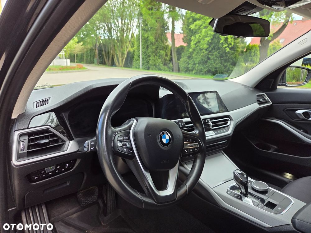 BMW Seria 3 320d xDrive Luxury Line Purity - 11