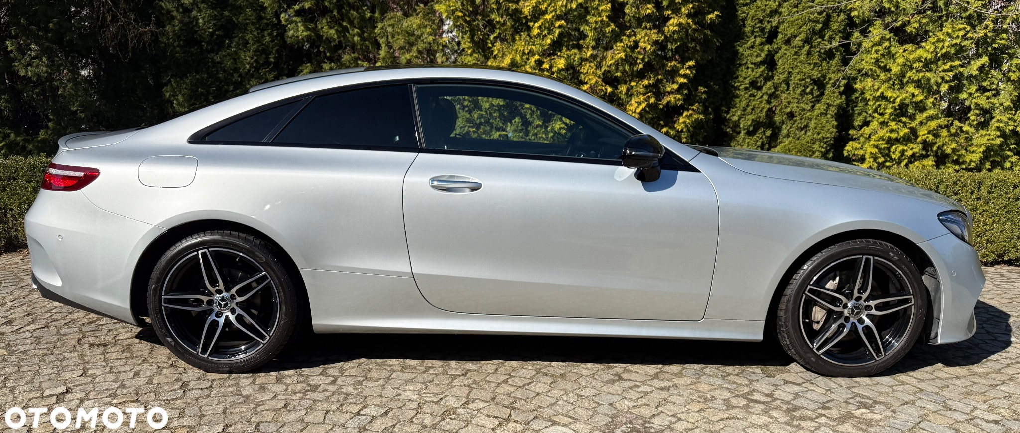 Mercedes-Benz Klasa E 200 Coupe 4-Matic 9G-TRONIC - 2