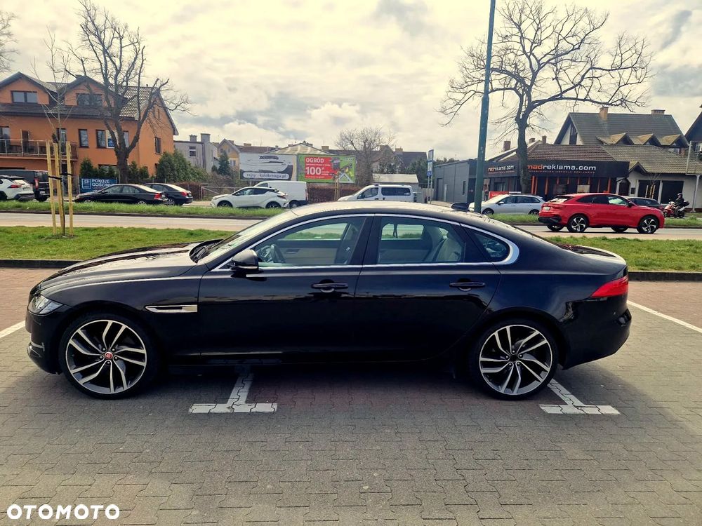 Jaguar XF 3.0 TDV6 Portfolio - 8