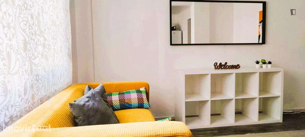 Quarto - localizado em Amadora Lisbon - Grande imagem: 3/9