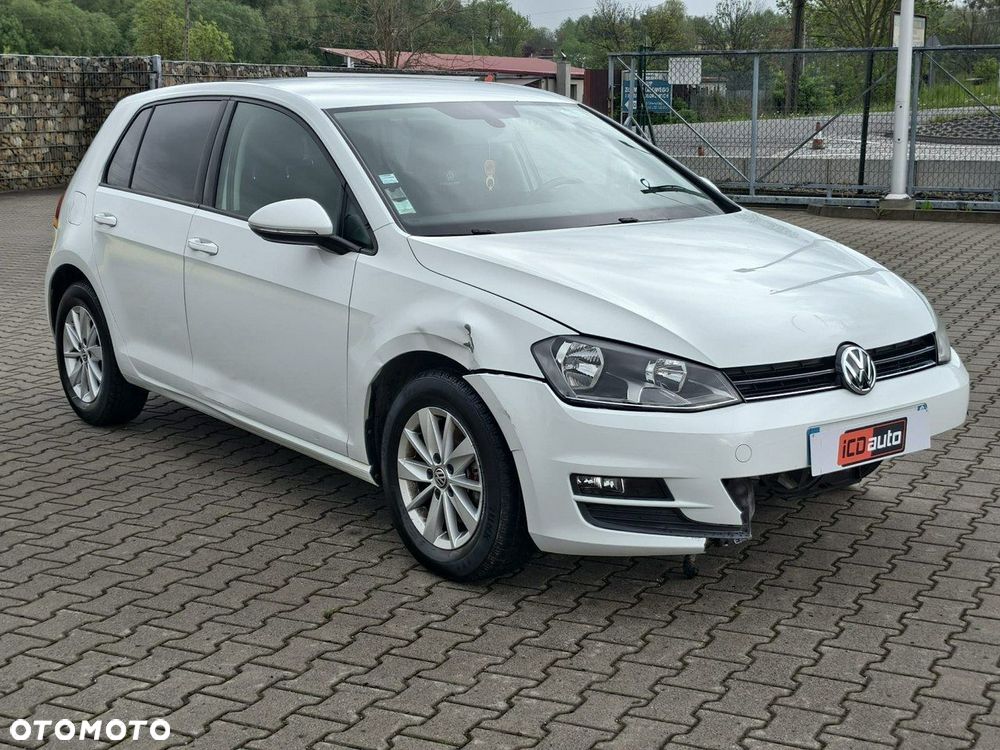 Volkswagen Golf - 1