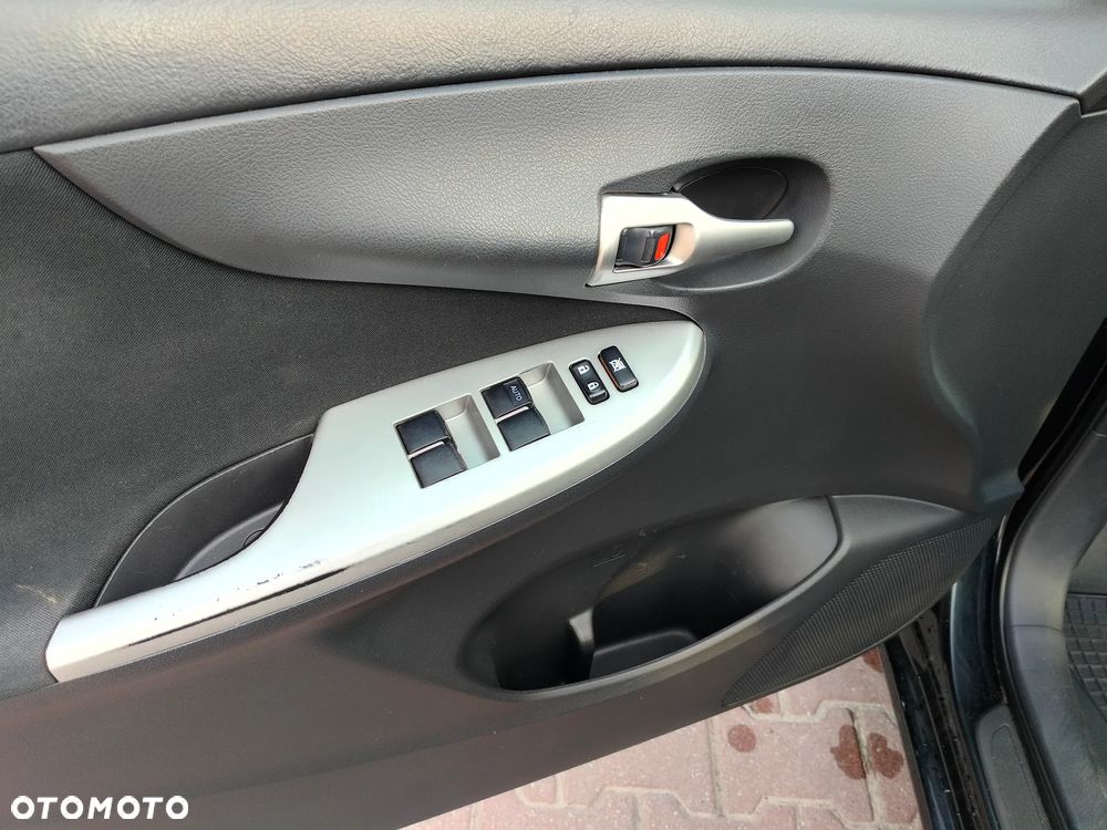 Toyota Corolla 1.6 Premium - 9