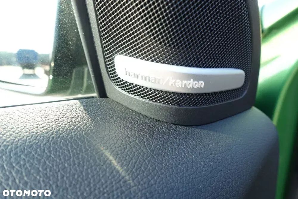 Mercedes-Benz Klasa A AMG 45 4Matic AMG Speedshift 7G-DCT PETRONAS 2015 World Champion Edition - 22