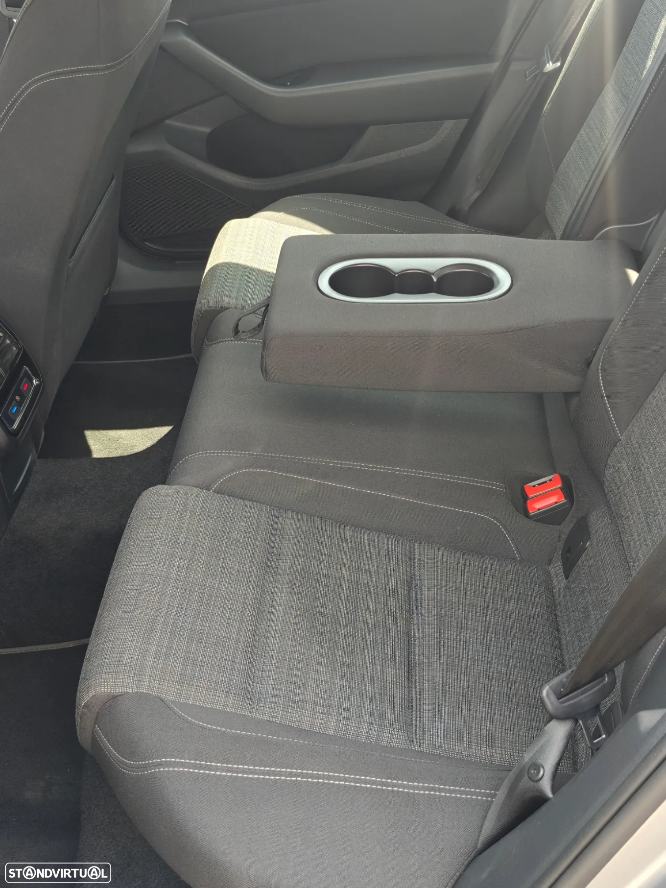 VW Passat 2.0 TDI Business DSG - 14