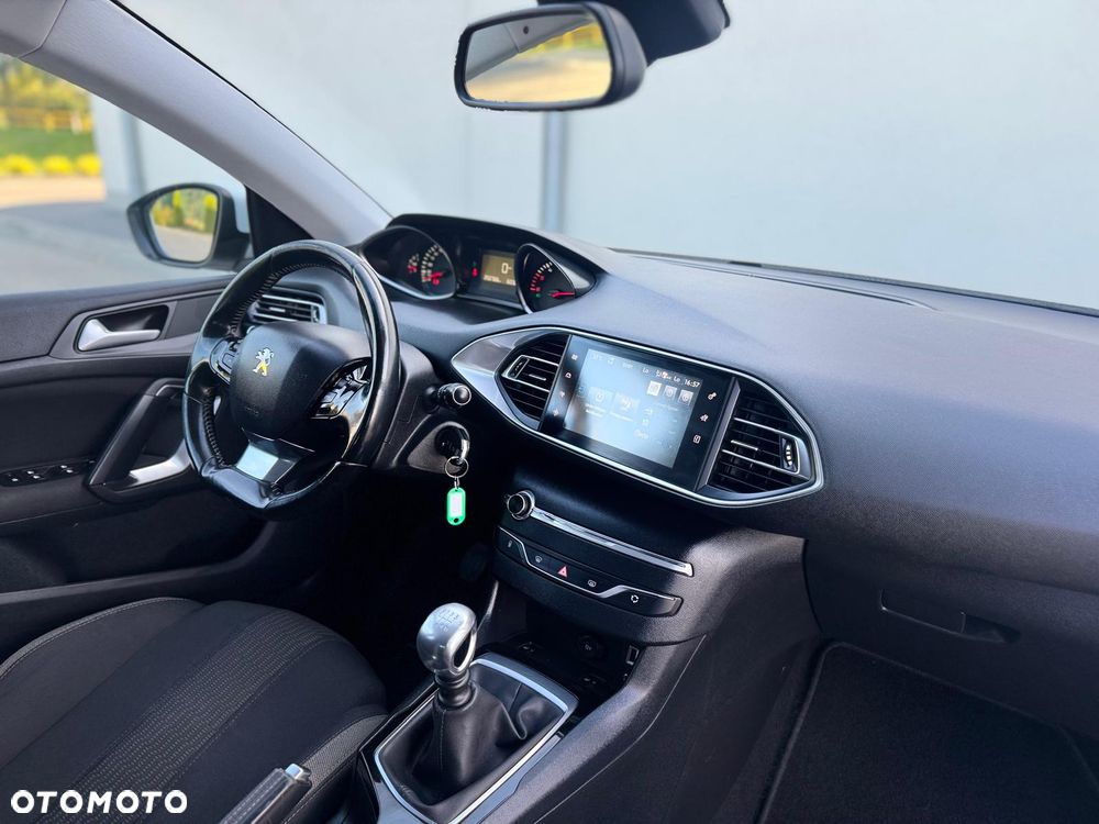 Peugeot 308 1.6 BlueHDi Allure S&S - 29