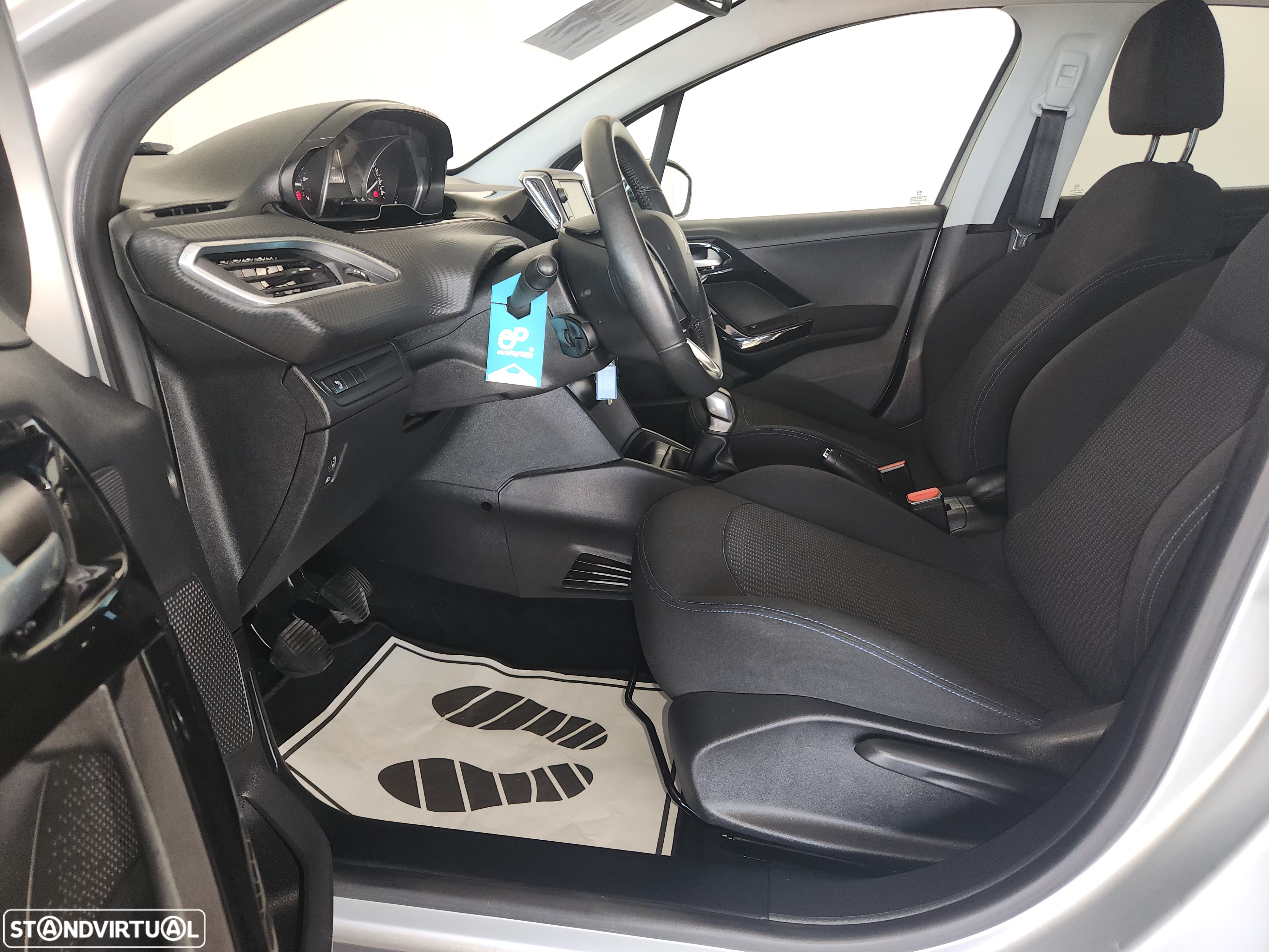 Peugeot 208 1.2 PureTech Style - 21