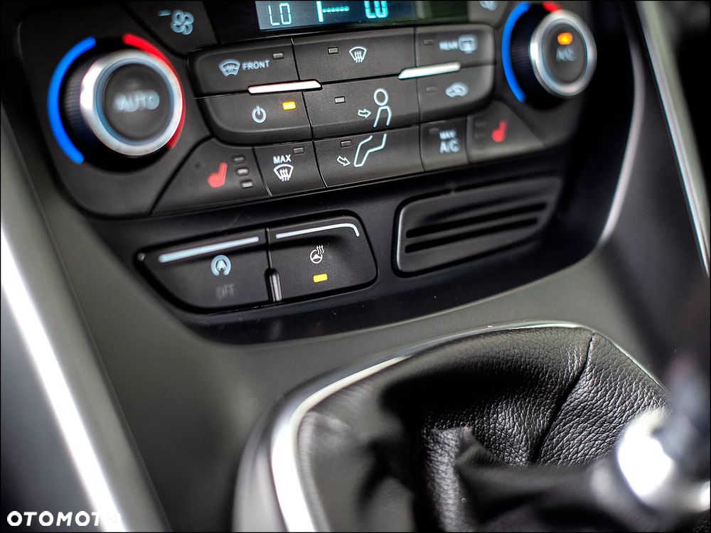 Ford Kuga - 29