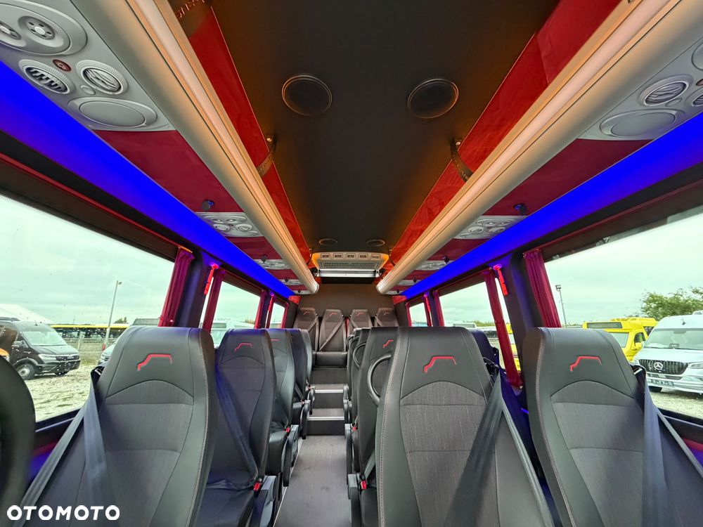 Mercedes-Benz eSprinter - 16